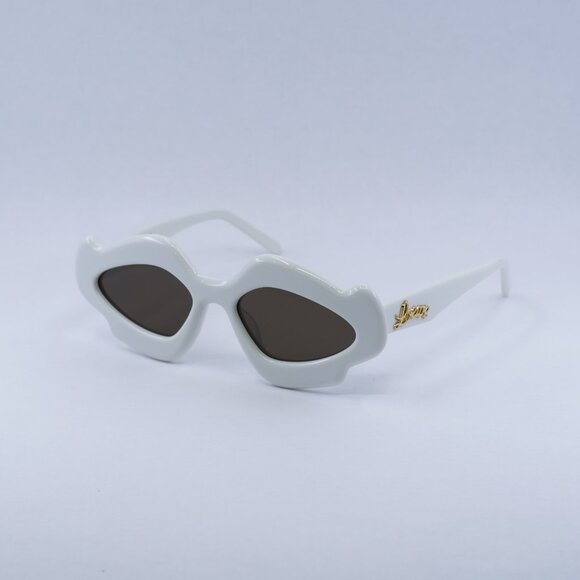 Loewe LW40109U 21E Sunglasses - Ivory Frame, Brown Lenses main image 13